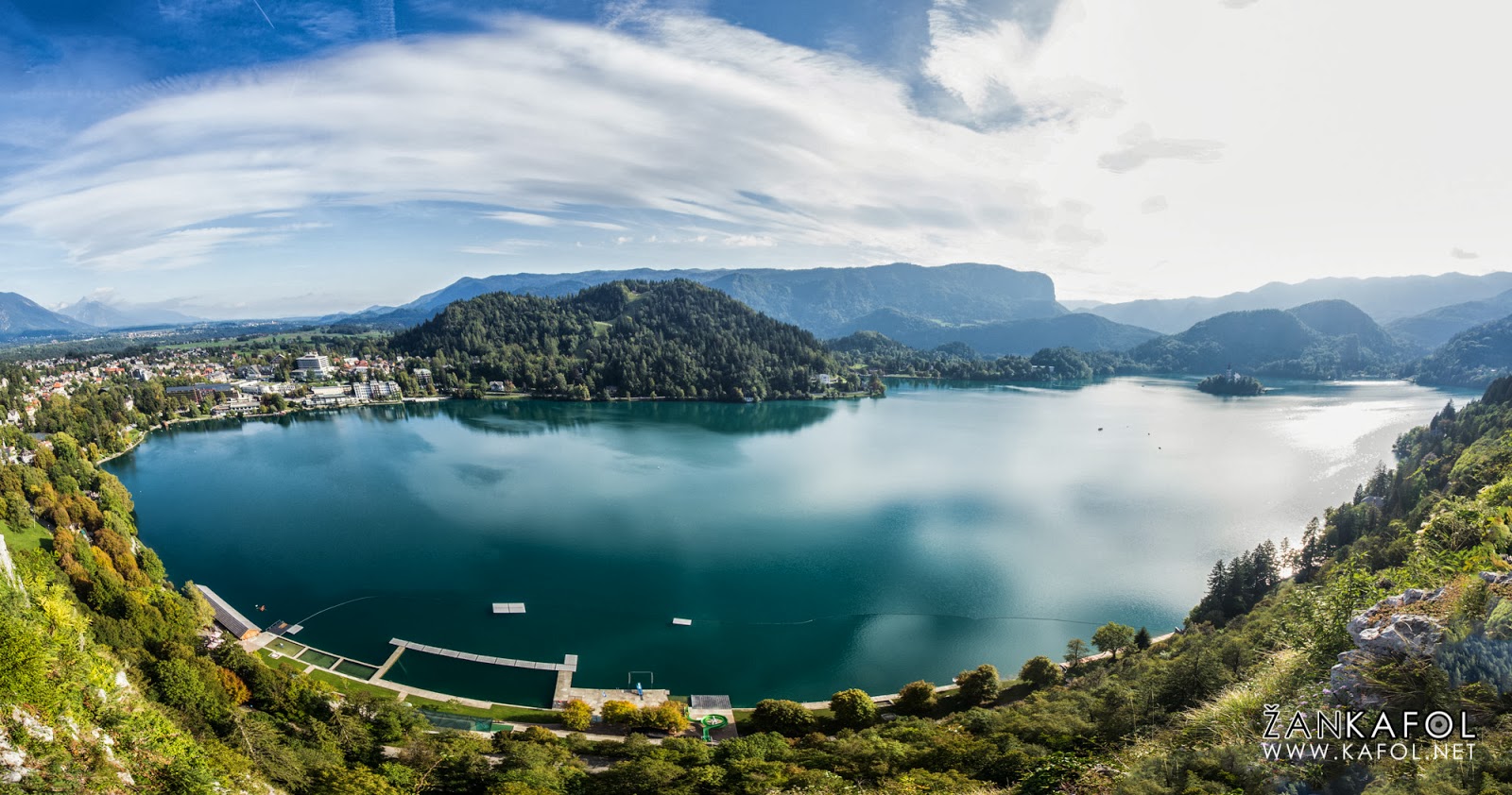 Panorama Bleda, Blejskega jezera in gradu