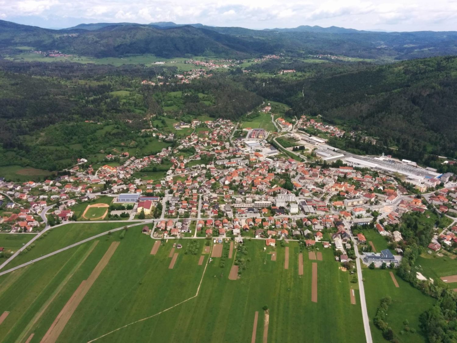 Cerknica iz zraka
