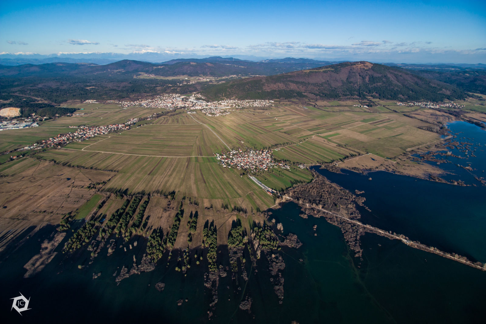 Dolenje jezero iz zraka