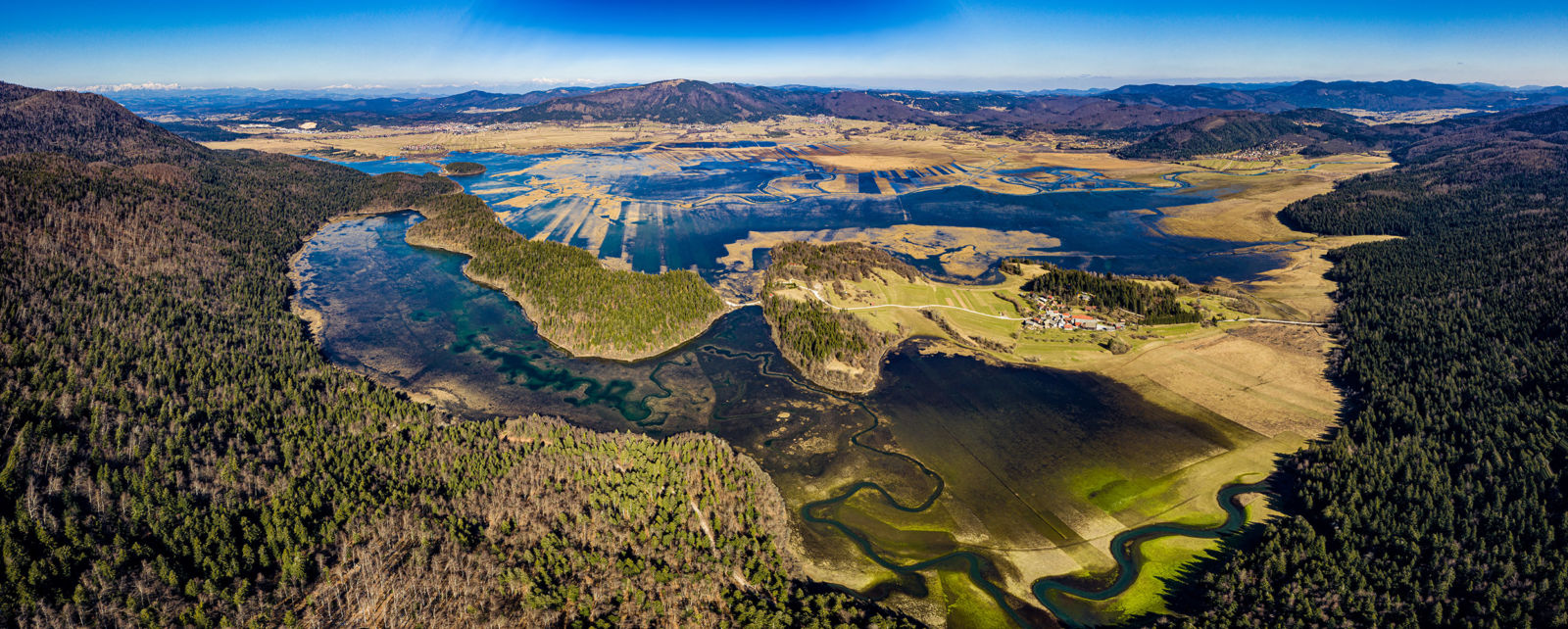 Poplavljeno Cerkniško polje