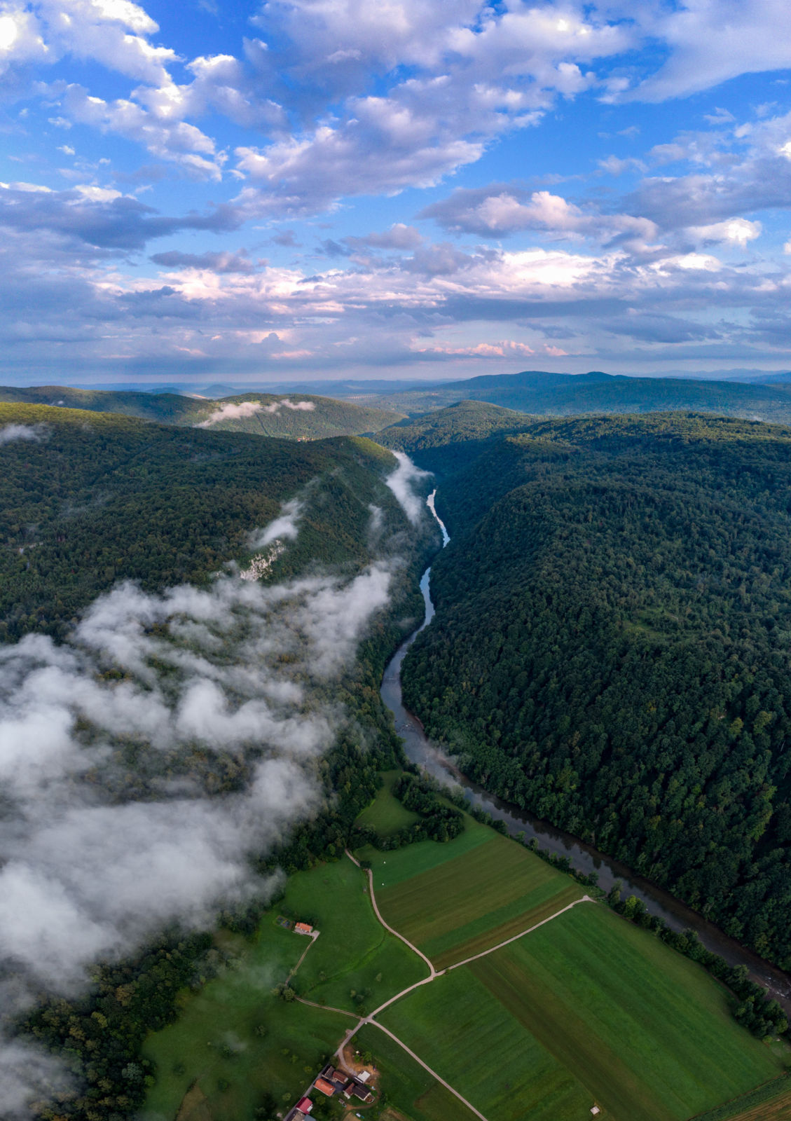 Jutranje meglice nad Kolpo