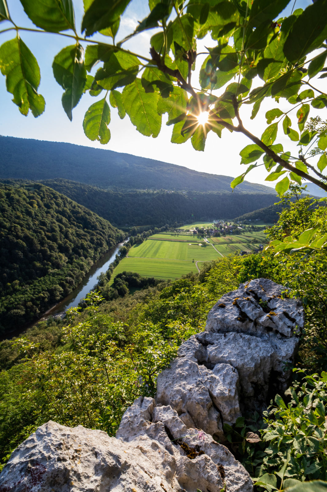 Razgled iz Radenske stene na reko Kolpo