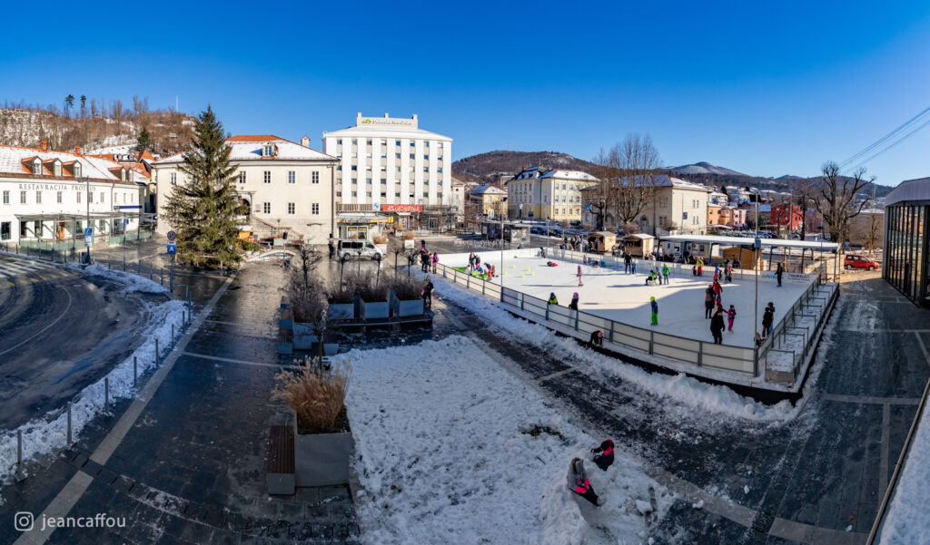 Drsališče v Postojni podnevi